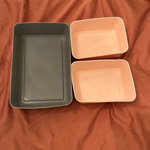 Storage bins